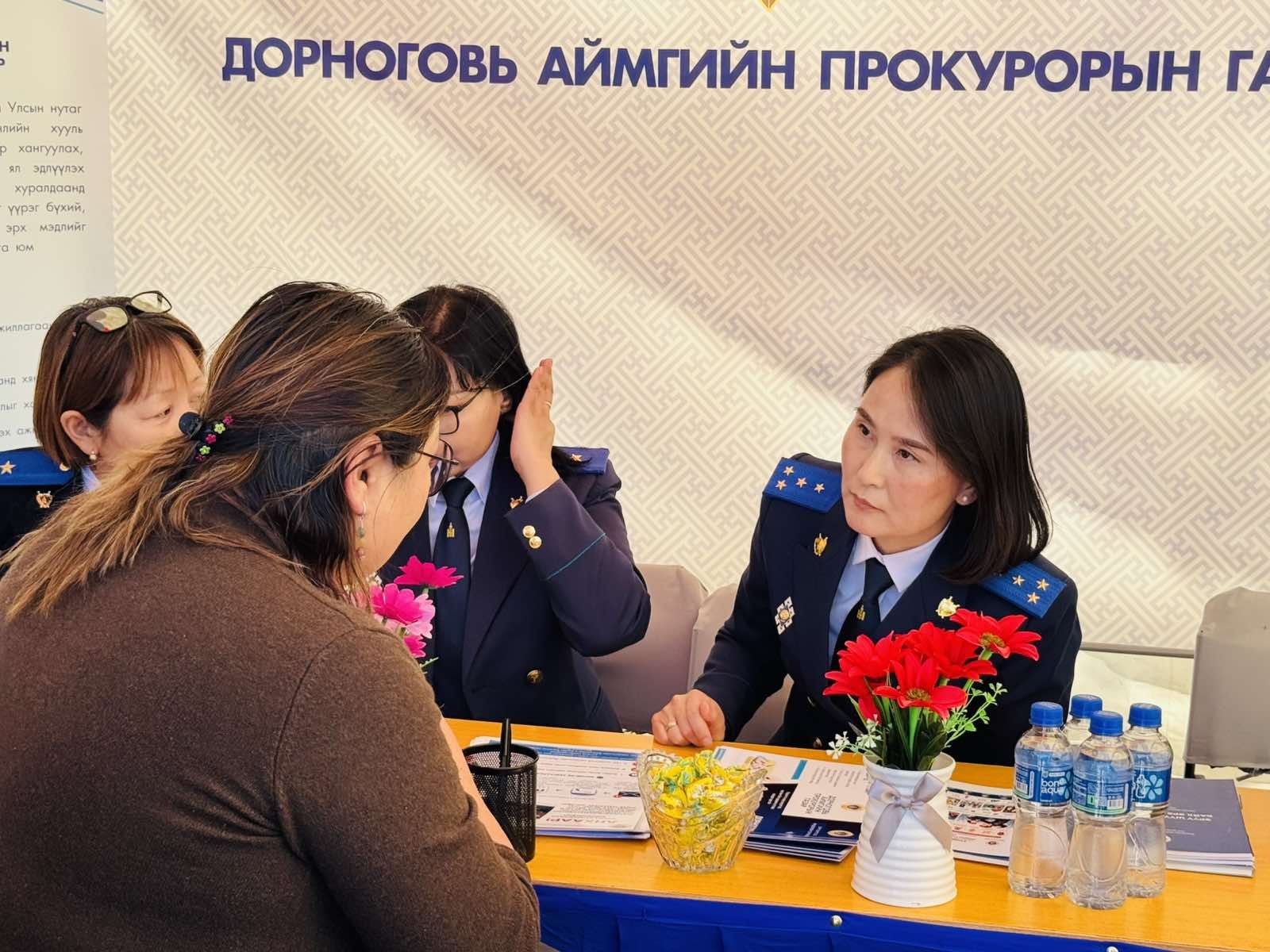  “НЭЭЛТТЭЙ ӨДӨРЛӨГ”-Т ОРОЛЦОЖ, ИРГЭДЭД ХУУЛЬ ЭРХ ЗҮЙН МЭДЭЭЛЭЛ ӨГЛӨӨ    